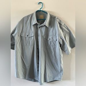 4XB Cabela’s short sleeved shirt next to new.  No stains rips or any blemishes